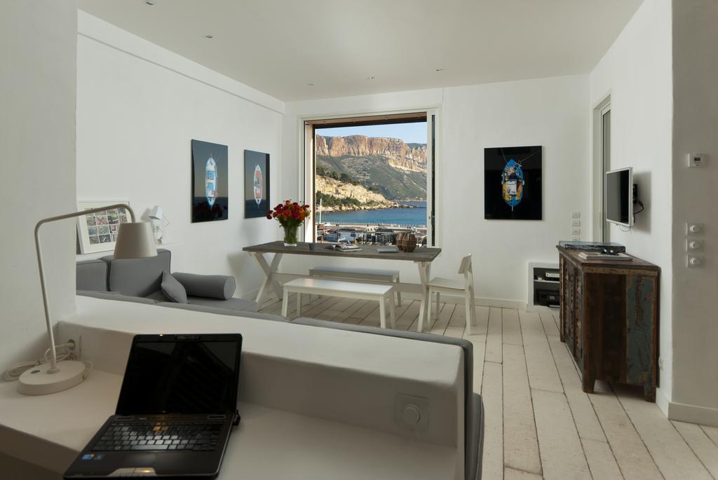 Les Barques, Vue Splendide Sur Le Port De Cassisアパートメント 部屋 写真